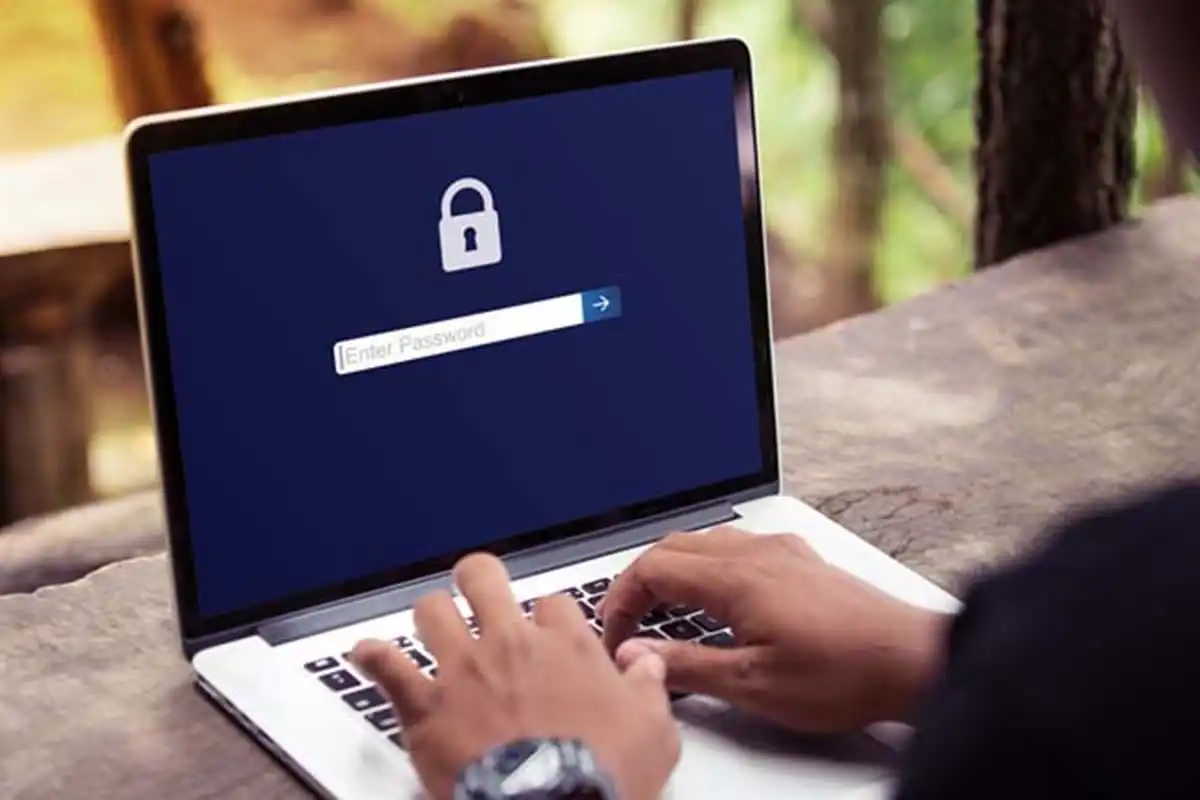 Снятие пароля BIOS ноутбука в Слободском