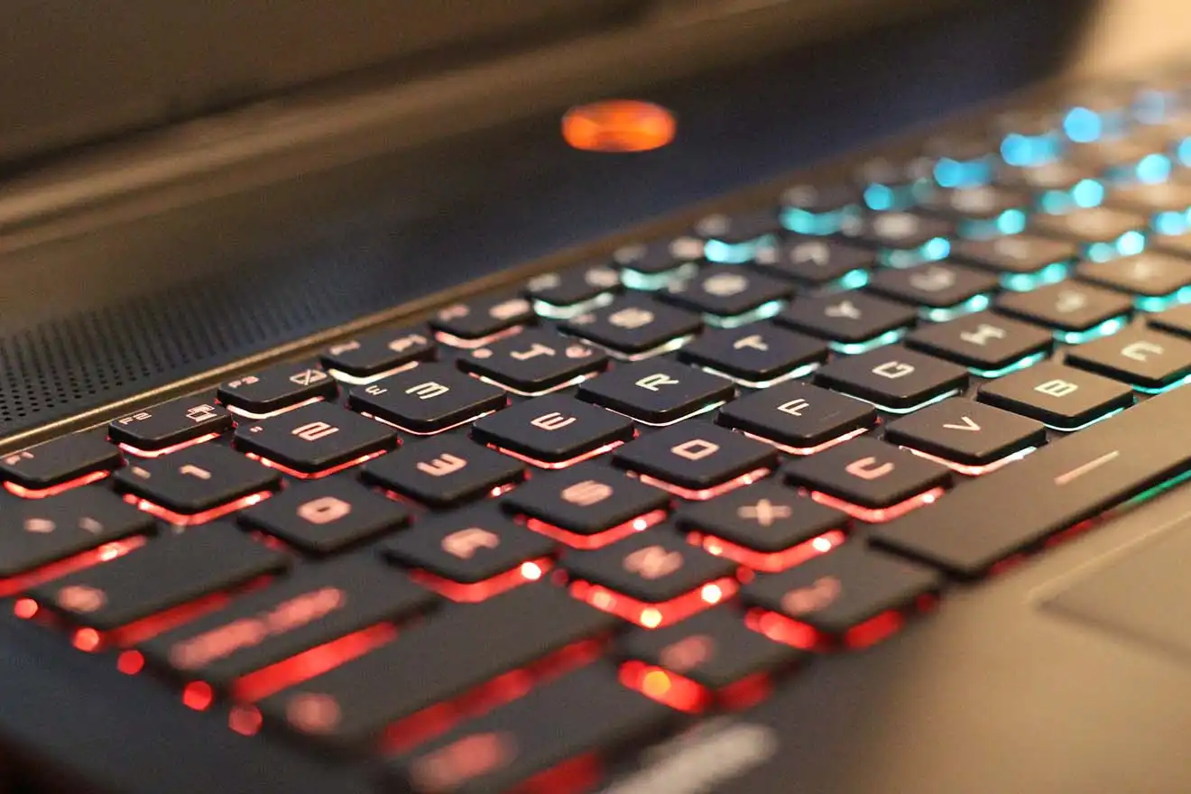 Замена клавиатуры ноутбука MSI в Слободском