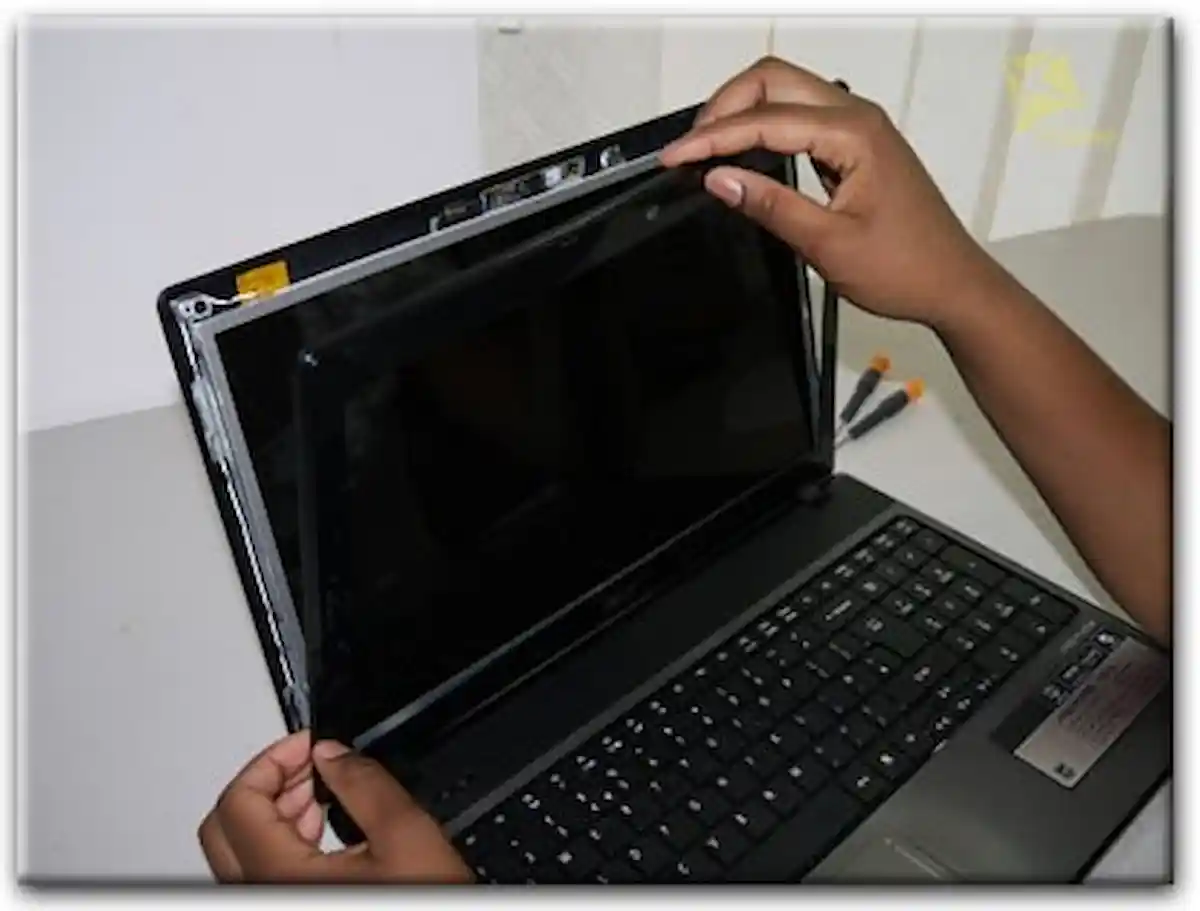 Замена экрана ноутбука Acer в Слободском